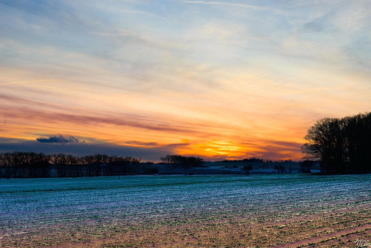 Zimní nebe a krajina, okolí Rakovic, Písecko, sever Jižních Čech